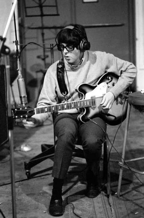 Five Famous Beatles Guitar Solos That Weren't Played By George Harrison ...