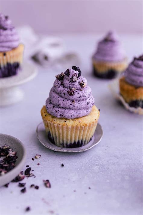 Fluffy and Easy Blueberry Frosting - Frosting and Fettuccine