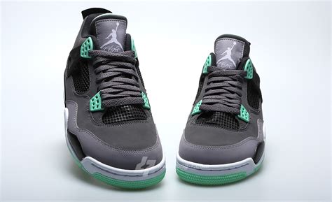 "Green Glow" Air Jordan 4 - SneakerNews.com