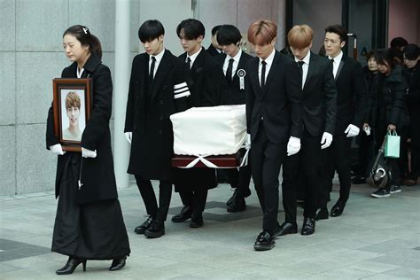 Kim Jong-hyun's Funeral Included K-Pop Stars Carrying His Coffin | Teen ...