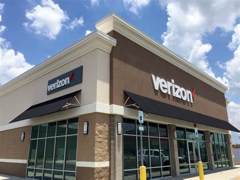 Verizon Store Said to be Moving Down The Road – Developing Lafayette