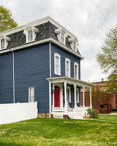 In Praise of the Mansard Roof – A Pretty Happy Home