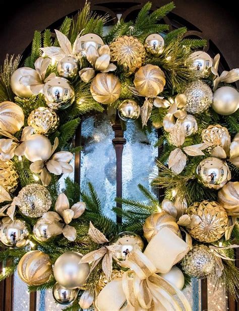 White Silver And Gold Christmas Wreath 🎅 🎄 🌟 : r/ChristmasDecorating