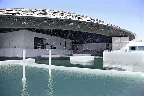 The use of light and geometry in the design of The Louvre, Abu Dhabi | John Desmond Ltd.