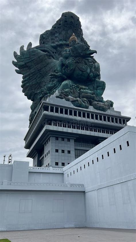 Garuda Wisnu Kencana Statue Stock Photo - Image of life, mythology ...