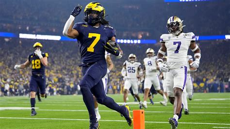 Michigan's Donovan Edwards starts National Championship with 2 touchdowns in 1st quarter | Fox News