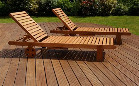 Teak Wood Furniture: Pros, Cons & Maintenance | Zameen Blog