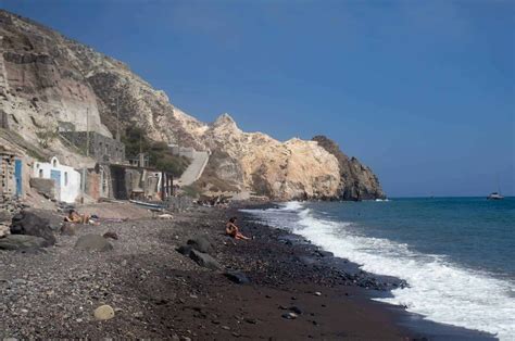 How To Visit Black Beach Santorini (Mesa Pigadia)