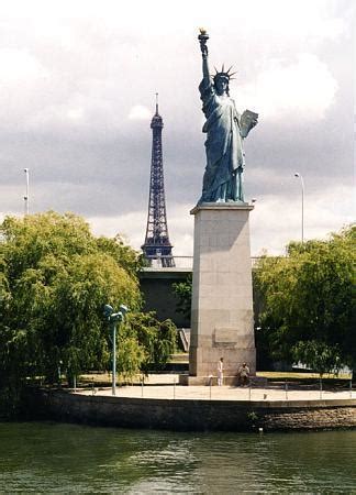 Statue of Liberty - Paris | monument, sculpture, Statue of Liberty replica