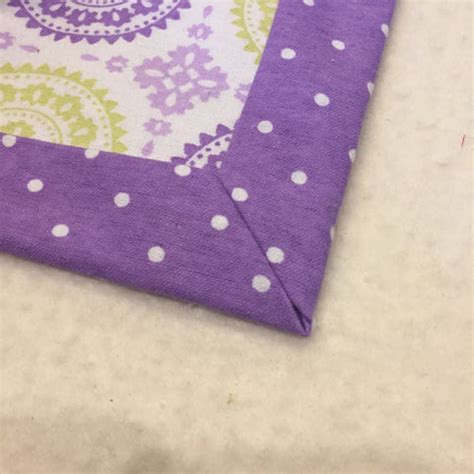 How to Make Mitered Corners on Quilt Binding – Bobbin In Quilts