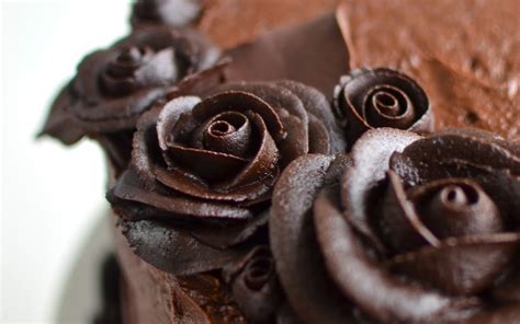 Yammie's Noshery: Chocolate Rose Cake