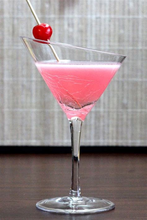 Pink Lady - Mix That Drink | Classic cocktail recipes, Girls night drinks, Cocktail recipes