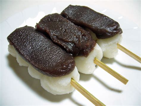File:Bean-jam-dumpling,dango,katori-city,japan.JPG - Wikimedia Commons