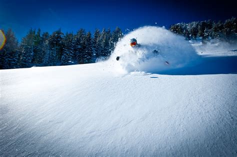 Mammoth Skiing & Snowboarding Resort Guide | evo