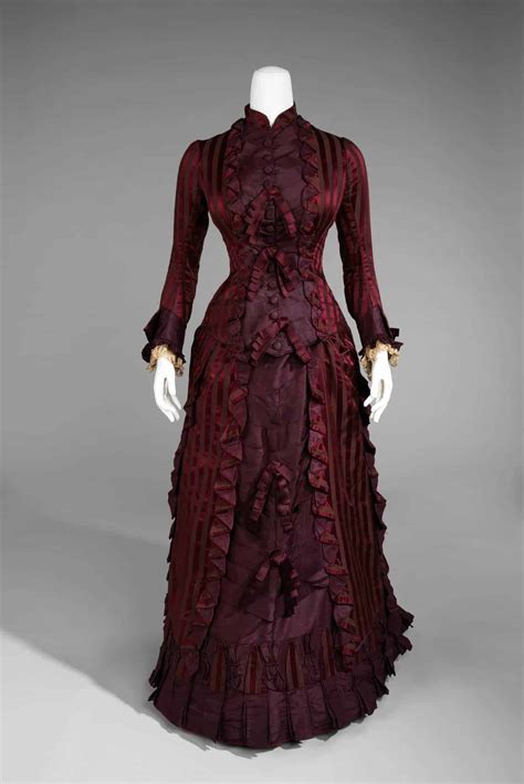 Victorian Women's Fashion | Definitive Guide - Odyssey Traveller