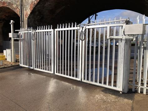 D6500 Bi-Folding Gates | Ultimation Direct