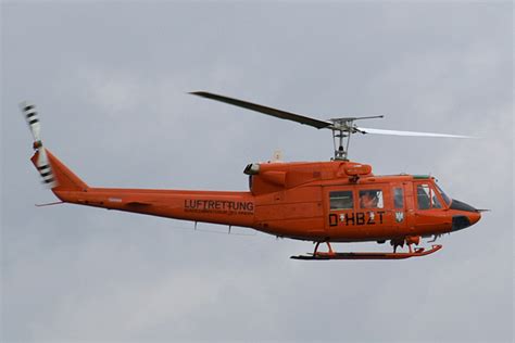 Helicopter Pictures: Bell 212 Helicopters