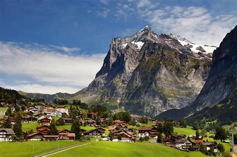 Swiss Alps: Interlaken and Grindelwald Day Trip from Zurich 2024