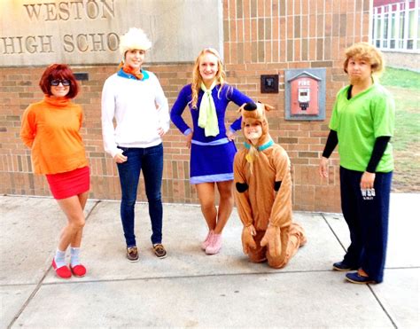 Scooby Doo gang Halloween costumes