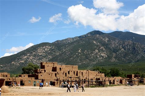 Taos Pueblo traditional architecture - Stock Image - C025/1152 - Science Photo Library