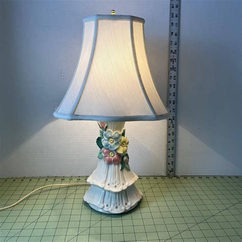 Ceramic Floral Desk Lamp | EstateSales.org
