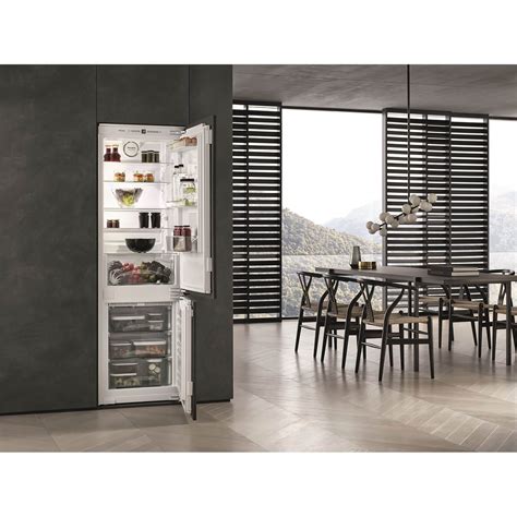 Miele KFN37232iD Fridge-Freezer | Homebase