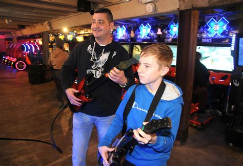 Game Over arcade opens in Alton with free play