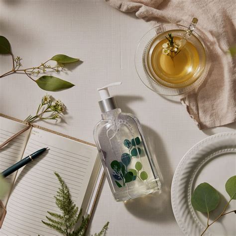 Eucalyptus White Tea Body Wash | Thymes