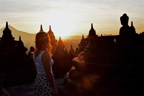 Borobudur Sunrise & Prambanan Temples Tour: Triphobo