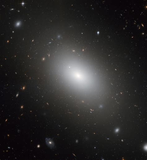 What are elliptical galaxies? Find out on EarthSky | Space | EarthSky