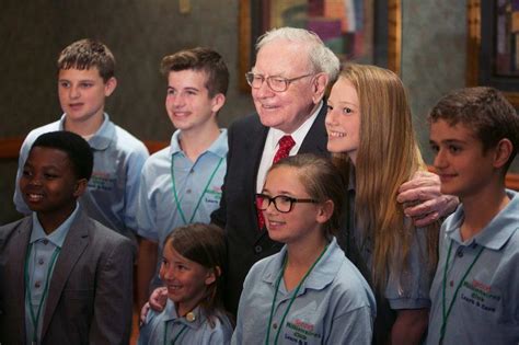 The Warren Buffett way to teach kids about money | MoneyDigest.sg