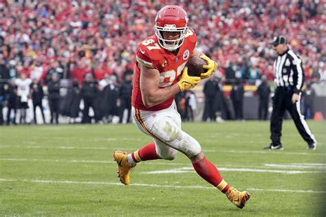 Super Bowl 2023: Chiefs tight end Travis Kelce somehow always open