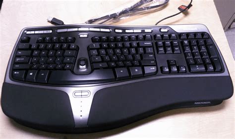 Microsoft Natural Ergonomic Keyboard 4000 - Comprehensive Review