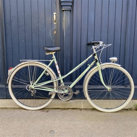 Vélo de ville Peugeot vert - La Bicyclette de Graham