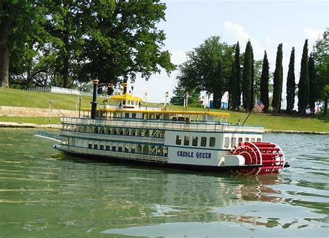 READY TO RUN RC CREOLE QUEEN PADDLEWHEELER STEAM BOAT | The Scale ...