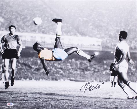 Pele Signed "Bicycle Kick" 16x20 Photo (PSA) | Pristine Auction