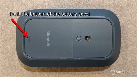 How to replace batteries on your Surface Mobile Mouse