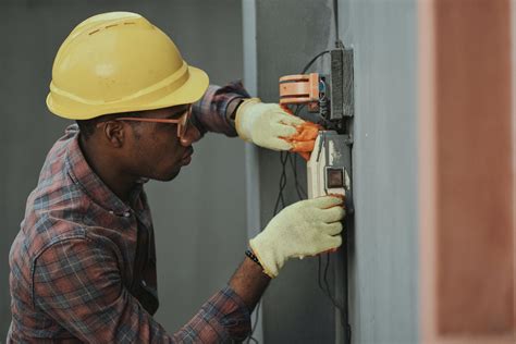 5 Attributes That Indicate Being an Electrician Might Be the Career for ...