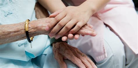 Looking for a nursing home place for your parent with dementia? Here’s what to consider