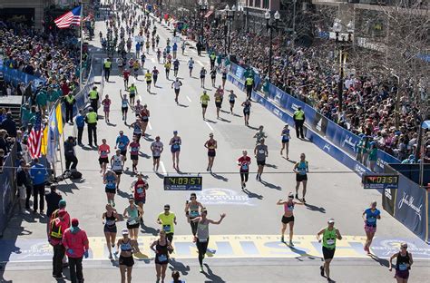 Boston Marathon 2016 Finish Line Photos - Boston Magazine