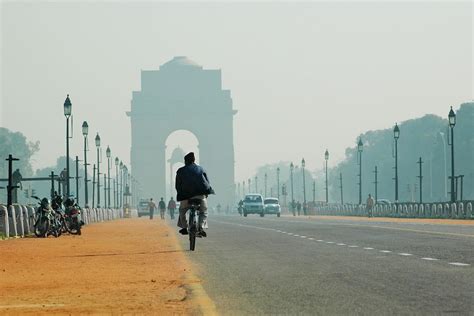 Delhi records lowest temperature in 15 years as mercury plummets to 1.1 ...