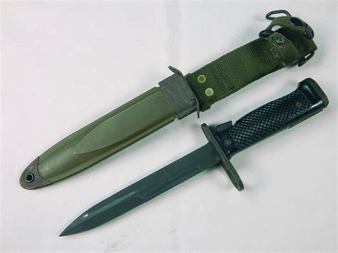 Sold Price: US Imperial M6 Bayonet Fighting Knife w/ M8A1 Scabbard ...