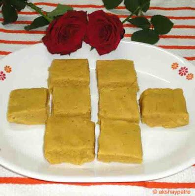 Vidyas Veg Recipes: Besan khawa burfi recipe - Mawa besan burfi