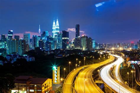 Premium Photo | Kuala lumpur skyline at night