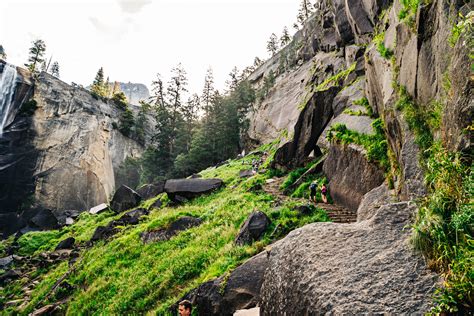 How Difficult is Mist Trail at Yosemite for The Average Person? - Travel Pockets