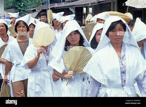 Malaysia women at a funeral of a much venerated Chinese lady. The Stock Photo: 8162731 - Alamy