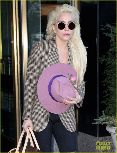 Lady Gaga's Thanksgiving Family Traditions Revealed!: Photo 3814483 ...