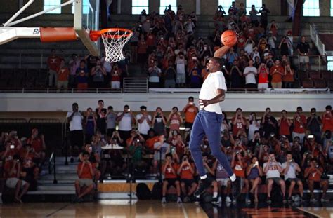 Kevin Durant Dunking In Slow-Mo HD With The 4K Camera Looks Like He's ...