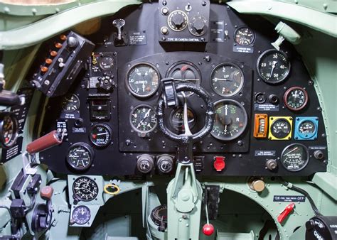 Supermarine Spitfire Mk XI cockpit : cockpits