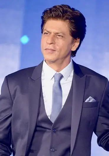 Shah Rukh Khan Biography, Age, Wife, Net Worth, Facts & Family